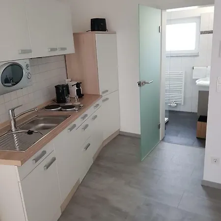 Apartmenthaus Monti アパート *