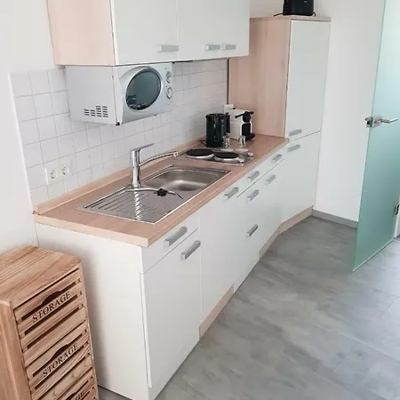 Apartmenthaus Monti アパート *